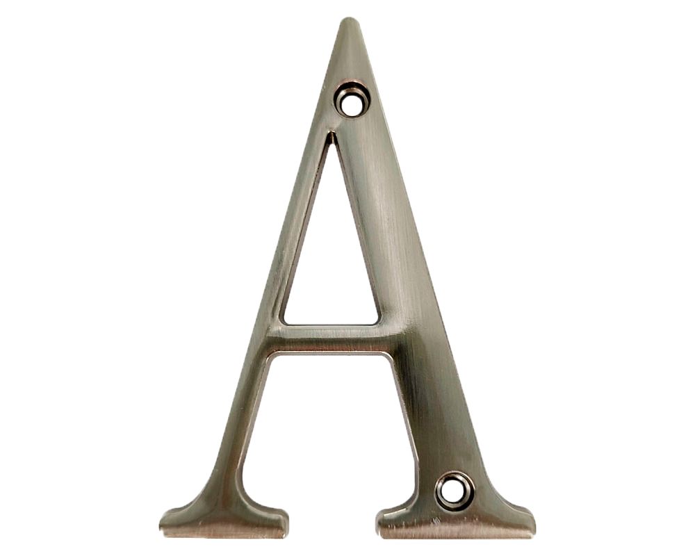 Letra a para puerta niquelado 4. Niquelado.